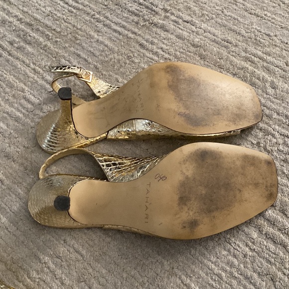 Size 10 sling back peep toe snake skin metallic gold - Picture 6 of 6